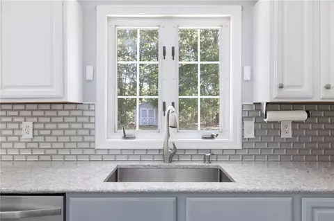 Kitchen - 45 Ginger Trl, Coventry, RI 02816 photo 1 of 4