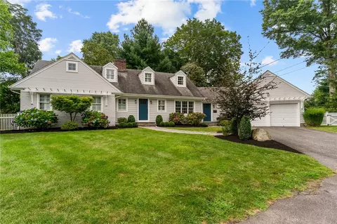 7 Lee Rd, Barrington, RI 02806