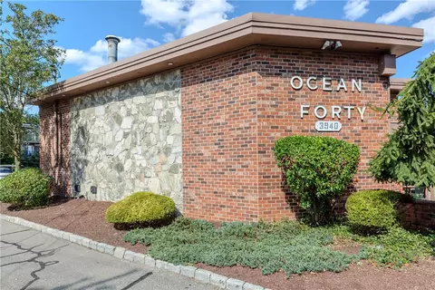 3940 Post Rd #7, Warwick, RI 02886