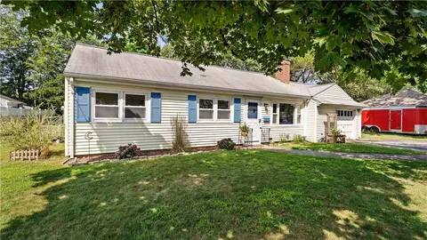 239 Richmond Dr, Warwick, RI 02888