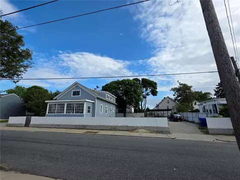 36 Utton Ave, Pawtucket, RI 02860