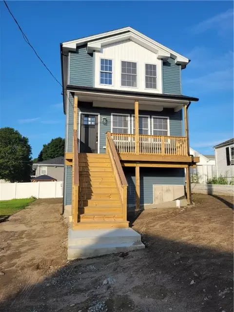 10 Woodland Ave, Cranston, RI 02920