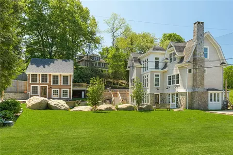 19 E Hills Rd, Westerly, RI 02891 photo 1
