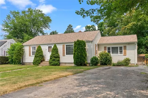 255 Strawberry Field Rd, Warwick, RI 02886