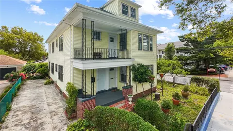 98 Sackett St, Providence, RI 02907