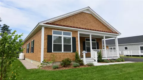 421 S Shore Village Blvd #D55, South Kingstown, RI 02879