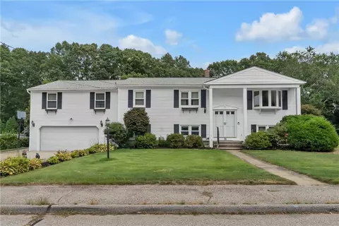 15 Driftwood Dr, Coventry, RI 02816