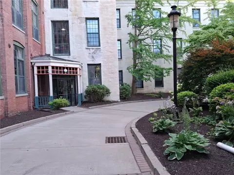 15 Higgins St #106, Smithfield, RI 02917
