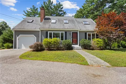 147 Micajah Pond Rd, Plymouth, MA 02360