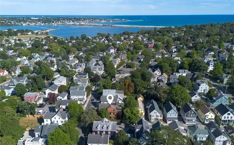 17 Lincoln St, Newport, RI 02840