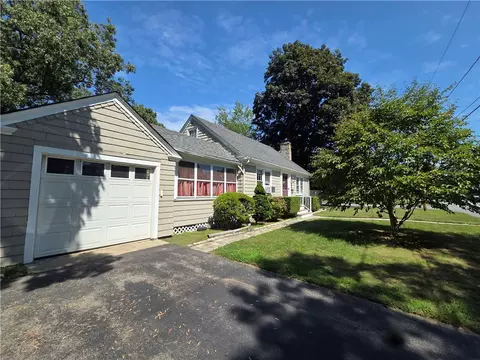 173 Trinity St, Warwick, RI 02886 photo 3