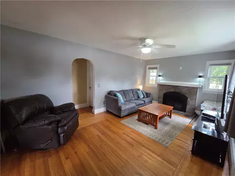 173 Trinity St, Warwick, RI 02886 photo 4
