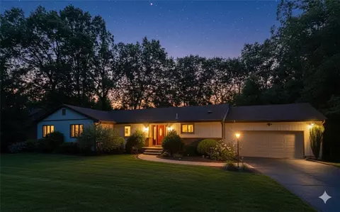 34 Latham Farm Rd, Smithfield, RI 02917