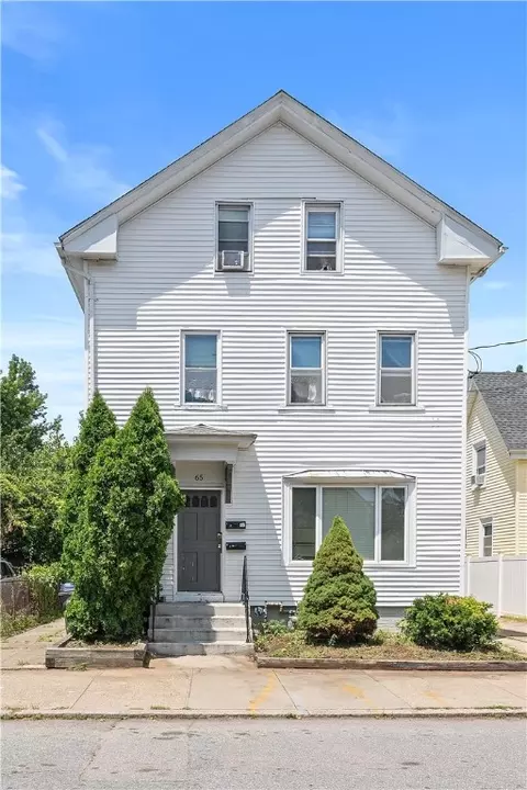 65 Regent Ave, Providence, RI 02908