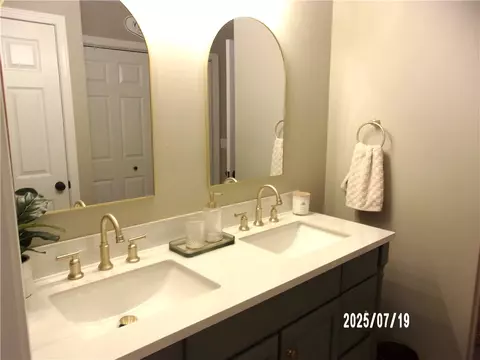 87 Holmes Rd, Warwick, RI 02888 photo 15