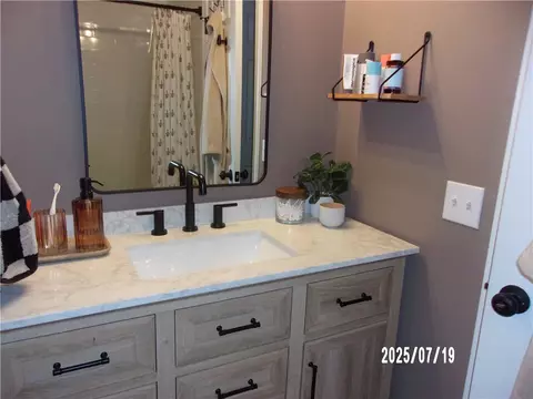 87 Holmes Rd, Warwick, RI 02888 photo 11