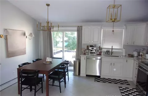87 Holmes Rd, Warwick, RI 02888 photo 2