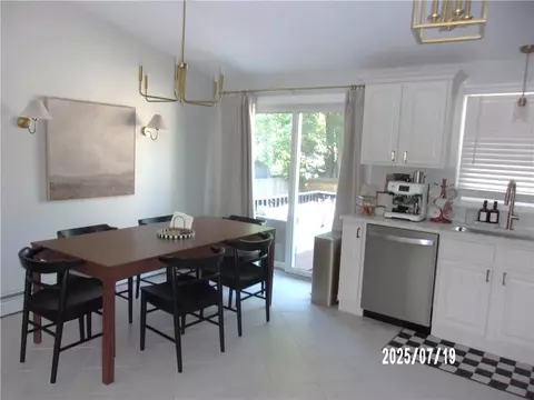 87 Holmes Rd, Warwick, RI 02888 photo 6