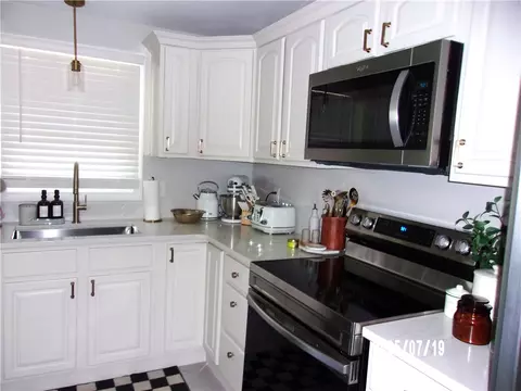 87 Holmes Rd, Warwick, RI 02888 photo 7