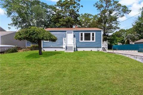 89 Bethel St, Warwick, RI 02889