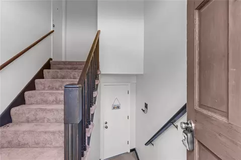 Entry Way - 25 High St, Warwick, RI 02886 photo 1 of 2