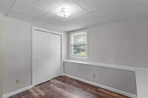 Bedroom - 25 High St, Warwick, RI 02886 photo 5 of 6