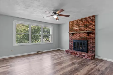 Living - 25 High St, Warwick, RI 02886 photo 3 of 10