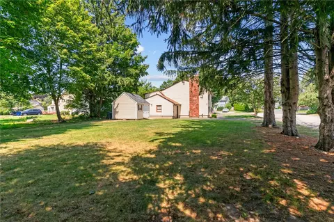 Exterior - 25 High St, Warwick, RI 02886 photo 6 of 8