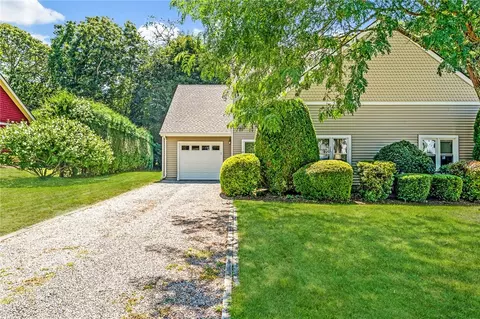 21 Captains Dr, Westerly, RI 02891 photo 2
