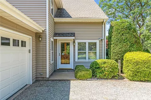 21 Captains Dr, Westerly, RI 02891 photo 3