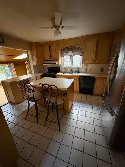 Kitchen - 5 Cedar Grove Dr, Exeter, RI 02822 photo 1 of 3