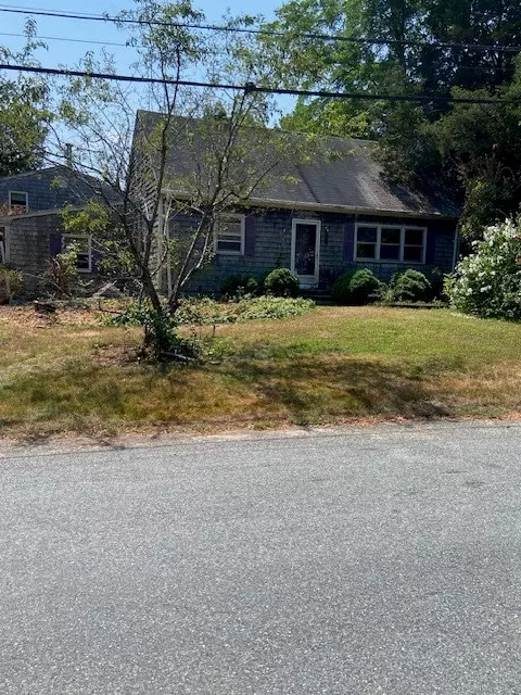 5 Cedar Grove Dr, Exeter, RI 02822