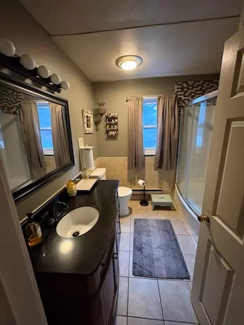 Bath - 5 Cedar Grove Dr, Exeter, RI 02822 photo 1 of 3