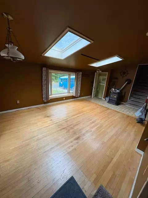 Living - 5 Cedar Grove Dr, Exeter, RI 02822 photo 3 of 3