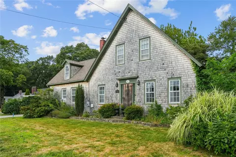 671 County Rd, Barrington, RI 02806