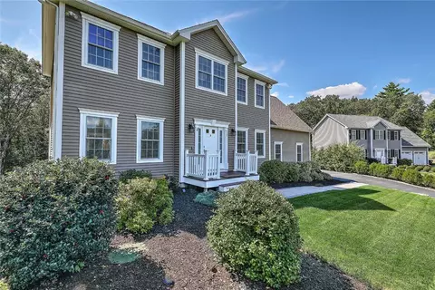 12 Carltons Trl, Smithfield, RI 02917