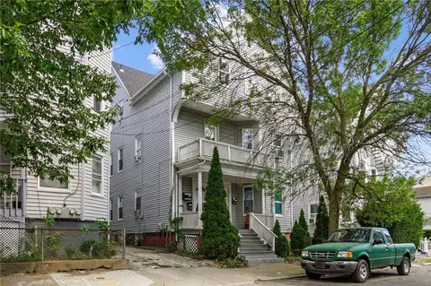 39 Felix St, Providence, RI 02908