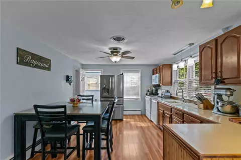 99 Ruskin Ave, Woonsocket, RI 02895 photo 6