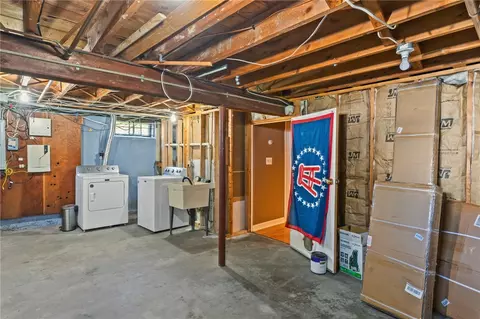 99 Ruskin Ave, Woonsocket, RI 02895 photo 24