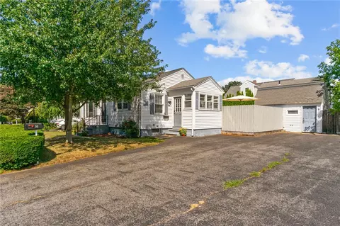 99 Ruskin Ave, Woonsocket, RI 02895 photo 3