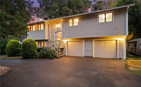 36 Stony Ln, North Kingstown, RI 02852