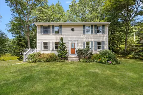 3 Malo Dr, Wood River Junction, RI 02894