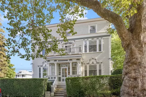 20 Berkeley Ave #2, Newport, RI 02840