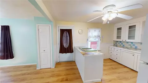 Entry Way - 1 Cedar Tree Ln, Coventry, RI 02816 photo 3 of 5