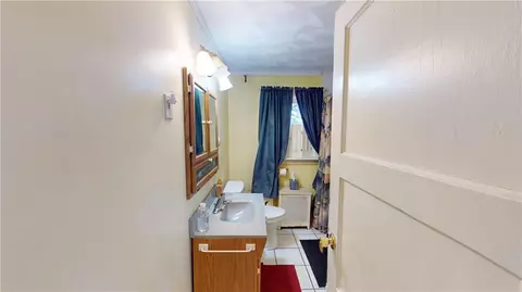 Entry Way - 1 Cedar Tree Ln, Coventry, RI 02816 photo 5 of 5