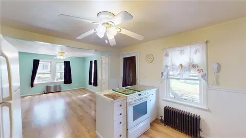 Entry Way - 1 Cedar Tree Ln, Coventry, RI 02816 photo 2 of 5