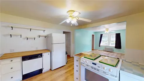 Kitchen - 1 Cedar Tree Ln, Coventry, RI 02816 photo 4 of 4