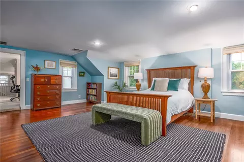 Bedroom - 2 Cherry Ln, Bristol, RI 02809 photo 4 of 4