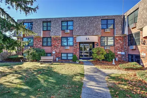 510 Child St #402A, Warren, RI 02885