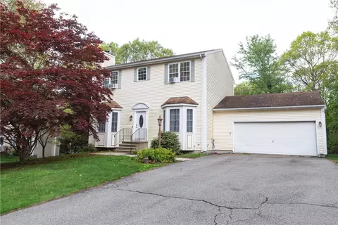 21 Fieldstone Dr, Coventry, RI 02816